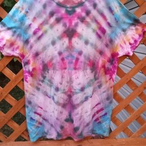 Tie-die T-Shirt Hanes size XL true to size multi color